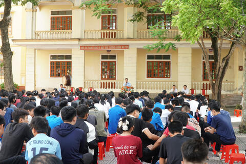 <a href="/song-xanh/giao-duc" title="Giáo dục" rel="dofollow">Giáo dục</a>