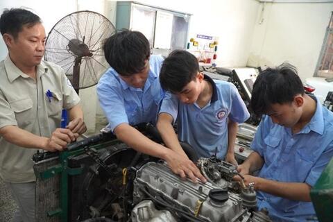 <a href="/phat-trien-ben-vung" title="Phát triển bền vững" rel="dofollow">Phát triển bền vững</a>