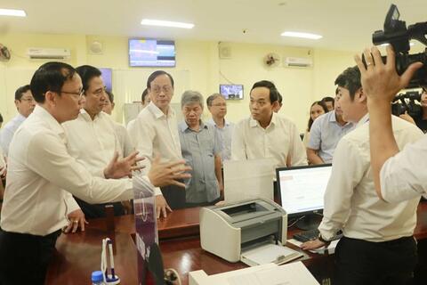 <a href="/thuong-hieu-xanh/doanh-nghiep" title="Doanh nghiệp" rel="dofollow">Doanh nghiệp</a>
