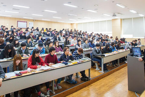 <a href="/tin-tuc" title="Tin tức" rel="dofollow">Tin tức</a>