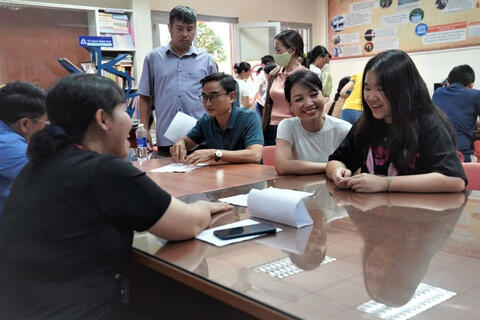 <a href="/song-xanh/giao-duc" title="Giáo dục" rel="dofollow">Giáo dục</a>