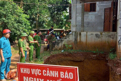 <a href="/tin-tuc" title="Tin tức" rel="dofollow">Tin tức</a>