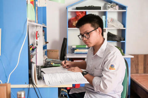<a href="/song-xanh/giao-duc" title="Giáo dục" rel="dofollow">Giáo dục</a>