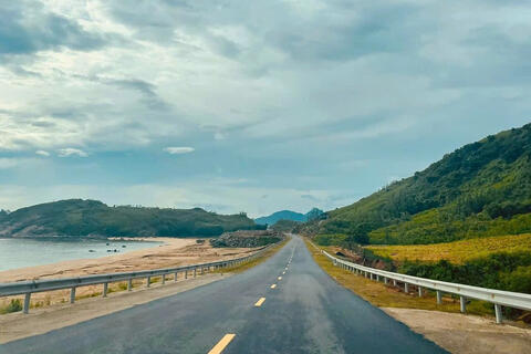 <a href="/du-lich" title="Du lịch" rel="dofollow">Du lịch</a>