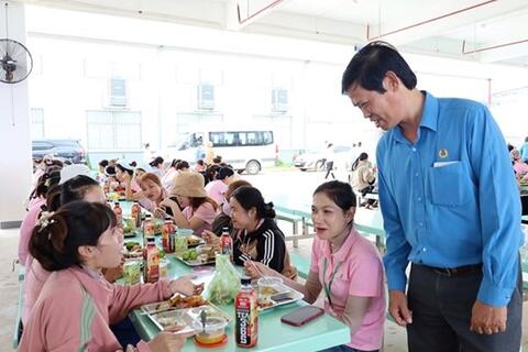 <a href="/thuong-hieu-xanh/giai-phap-doanh-nghiep" title="Giải pháp" rel="dofollow">Giải pháp</a>