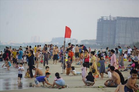 <a href="/du-lich" title="Du lịch" rel="dofollow">Du lịch</a>