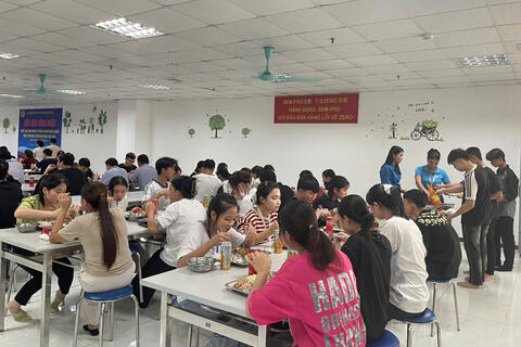 <a href="/thuong-hieu-xanh/doanh-nghiep" title="Doanh nghiệp" rel="dofollow">Doanh nghiệp</a>