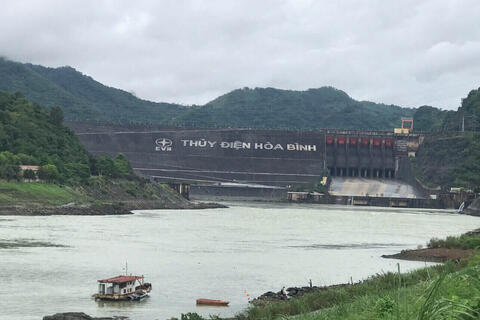 <a href="/thuong-hieu-xanh/tin-tuc/tin-trong-nuoc" title="Tin trong nước" rel="dofollow">Tin trong nước</a>