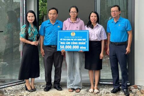 <a href="/phat-trien-ben-vung" title="Phát triển bền vững" rel="dofollow">Phát triển bền vững</a>
