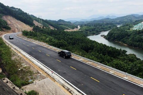 <a href="/thuong-hieu-xanh/tin-tuc/tin-trong-nuoc" title="Tin trong nước" rel="dofollow">Tin trong nước</a>