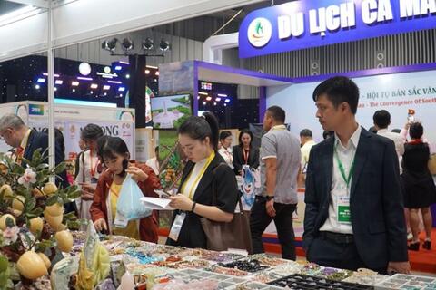 <a href="/du-lich" title="Du lịch" rel="dofollow">Du lịch</a>
