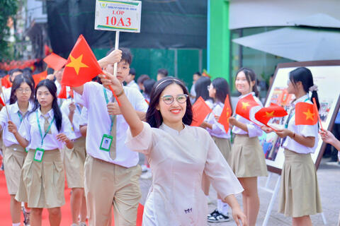 <a href="/song-xanh/giao-duc" title="Giáo dục" rel="dofollow">Giáo dục</a>