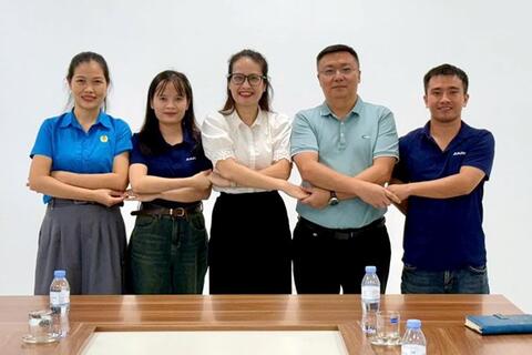 <a href="/thuong-hieu-xanh" title="Thương hiệu xanh" rel="dofollow">Thương hiệu xanh</a>