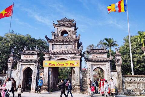 <a href="/du-lich" title="Du lịch" rel="dofollow">Du lịch</a>