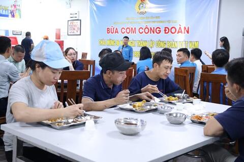 <a href="/thuong-hieu-xanh" title="Thương hiệu xanh" rel="dofollow">Thương hiệu xanh</a>