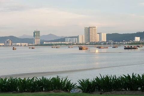 <a href="/du-lich" title="Du lịch" rel="dofollow">Du lịch</a>