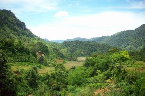 <a href="/trai-dat-xanh" title="Trái đất xanh" rel="dofollow">Trái đất xanh</a>
