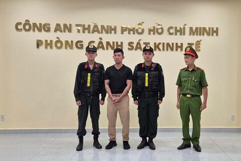 <a href="/phap-luat" title="Pháp luật" rel="dofollow">Pháp luật</a>