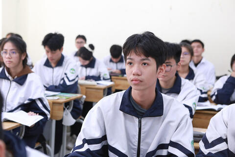 <a href="/song-xanh/giao-duc" title="Giáo dục" rel="dofollow">Giáo dục</a>