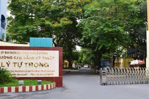 <a href="/phap-luat" title="Pháp luật" rel="dofollow">Pháp luật</a>