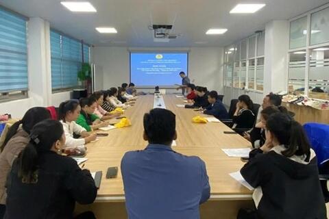 <a href="/thuong-hieu-xanh/doanh-nghiep" title="Doanh nghiệp" rel="dofollow">Doanh nghiệp</a>