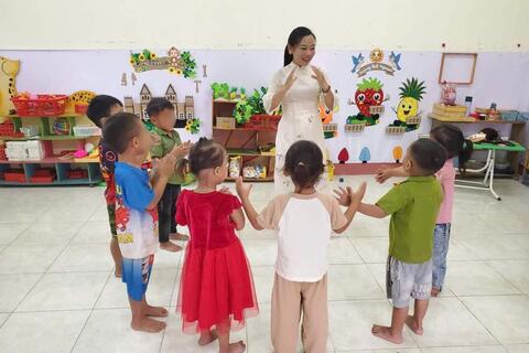 <a href="/song-xanh/giao-duc" title="Giáo dục" rel="dofollow">Giáo dục</a>