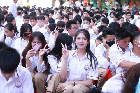 <a href="/song-xanh/giao-duc" title="Giáo dục" rel="dofollow">Giáo dục</a>