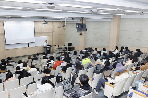 <a href="/tin-tuc/tin-quoc-te" title="Tin quốc tế" rel="dofollow">Tin quốc tế</a>