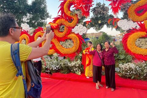 <a href="/van-de-hom-nay" title="Vấn đề hôm nay" rel="dofollow">Vấn đề hôm nay</a>