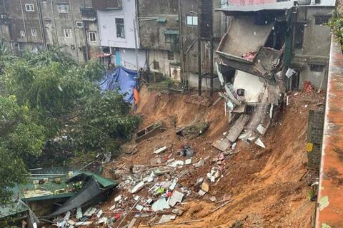 <a href="/thuong-hieu-xanh/tin-tuc/tin-trong-nuoc" title="Tin trong nước" rel="dofollow">Tin trong nước</a>