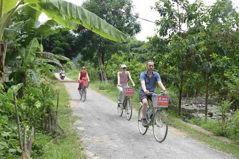 <a href="/du-lich" title="Du lịch" rel="dofollow">Du lịch</a>