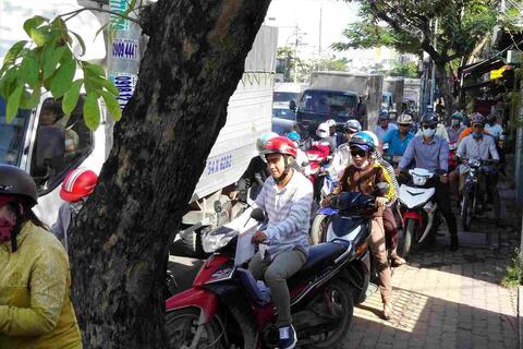 <a href="/thuong-hieu-xanh/tin-tuc/tin-trong-nuoc" title="Tin trong nước" rel="dofollow">Tin trong nước</a>