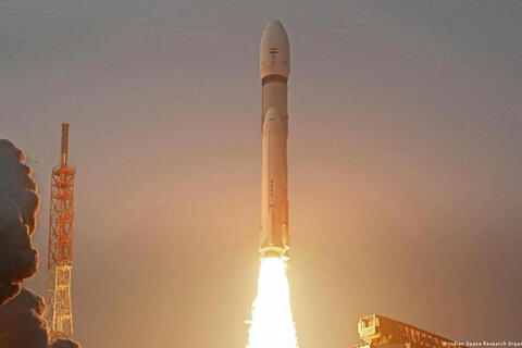 <a href="/tin-tuc" title="Tin tức" rel="dofollow">Tin tức</a>