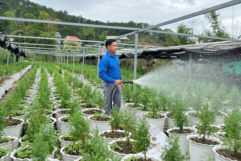 <a href="/phat-trien-ben-vung" title="Phát triển bền vững" rel="dofollow">Phát triển bền vững</a>