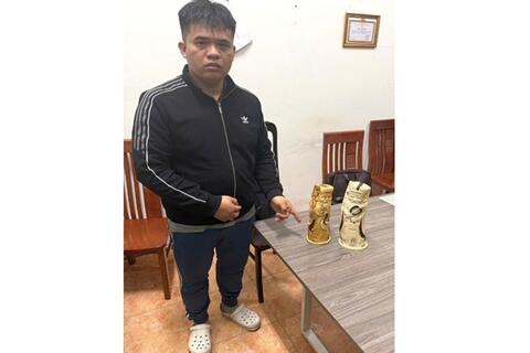 <a href="/phap-luat" title="Pháp luật" rel="dofollow">Pháp luật</a>