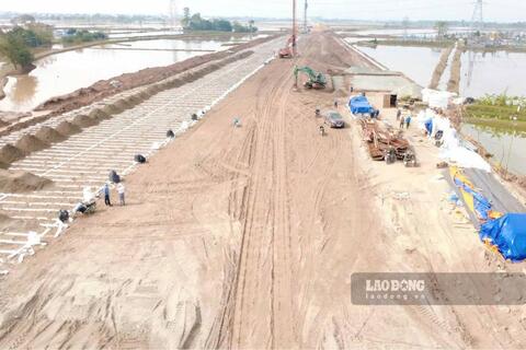 <a href="/tin-tuc" title="Tin tức" rel="dofollow">Tin tức</a>