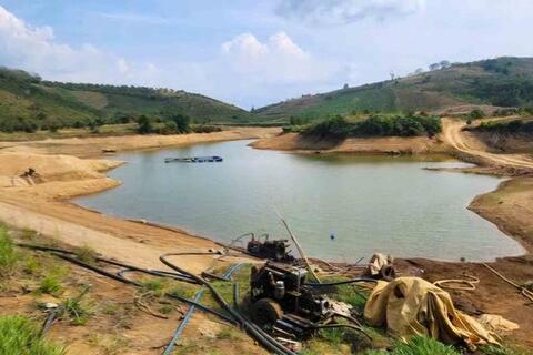 <a href="/tin-tuc" title="Tin tức" rel="dofollow">Tin tức</a>