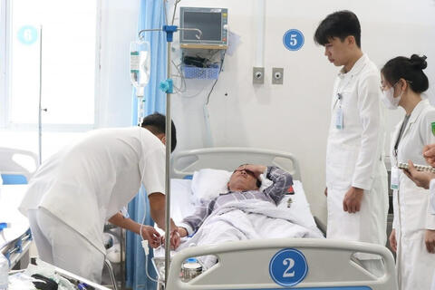 <a href="/song-xanh/giao-duc" title="Giáo dục" rel="dofollow">Giáo dục</a>