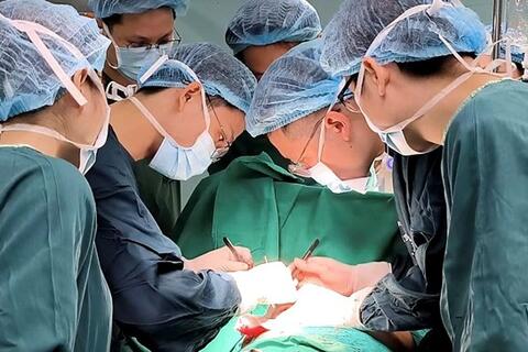 <a href="/van-de-hom-nay" title="Vấn đề hôm nay" rel="dofollow">Vấn đề hôm nay</a>