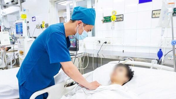 Cứu sống bệnh nhi sốt xuất huyết biến chứng tan huyết cấp hiếm gặp