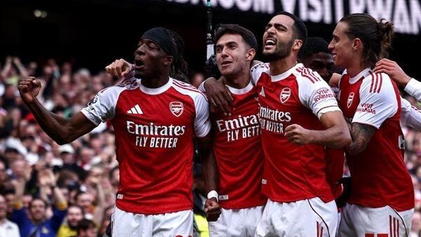 Arsenal phá bỏ vận đen để vào chung kết lần đầu tiên sau 6 năm