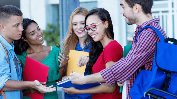 Australia tăng gấp đôi phí visa