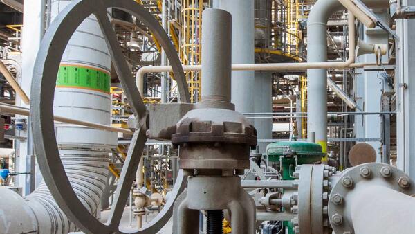 Nhà máy LNG lớn nhất thế giới tê liệt vì Iran, khí đốt toàn cầu chịu cú sốc nặng