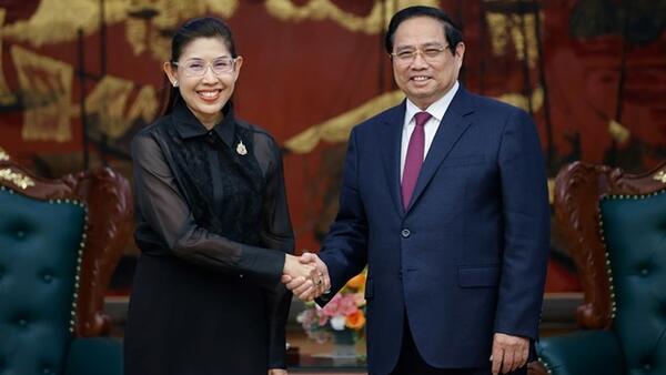 Thủ tướng đề nghị Thái Lan tạo thuận lợi cung ứng nhiên liệu hàng không