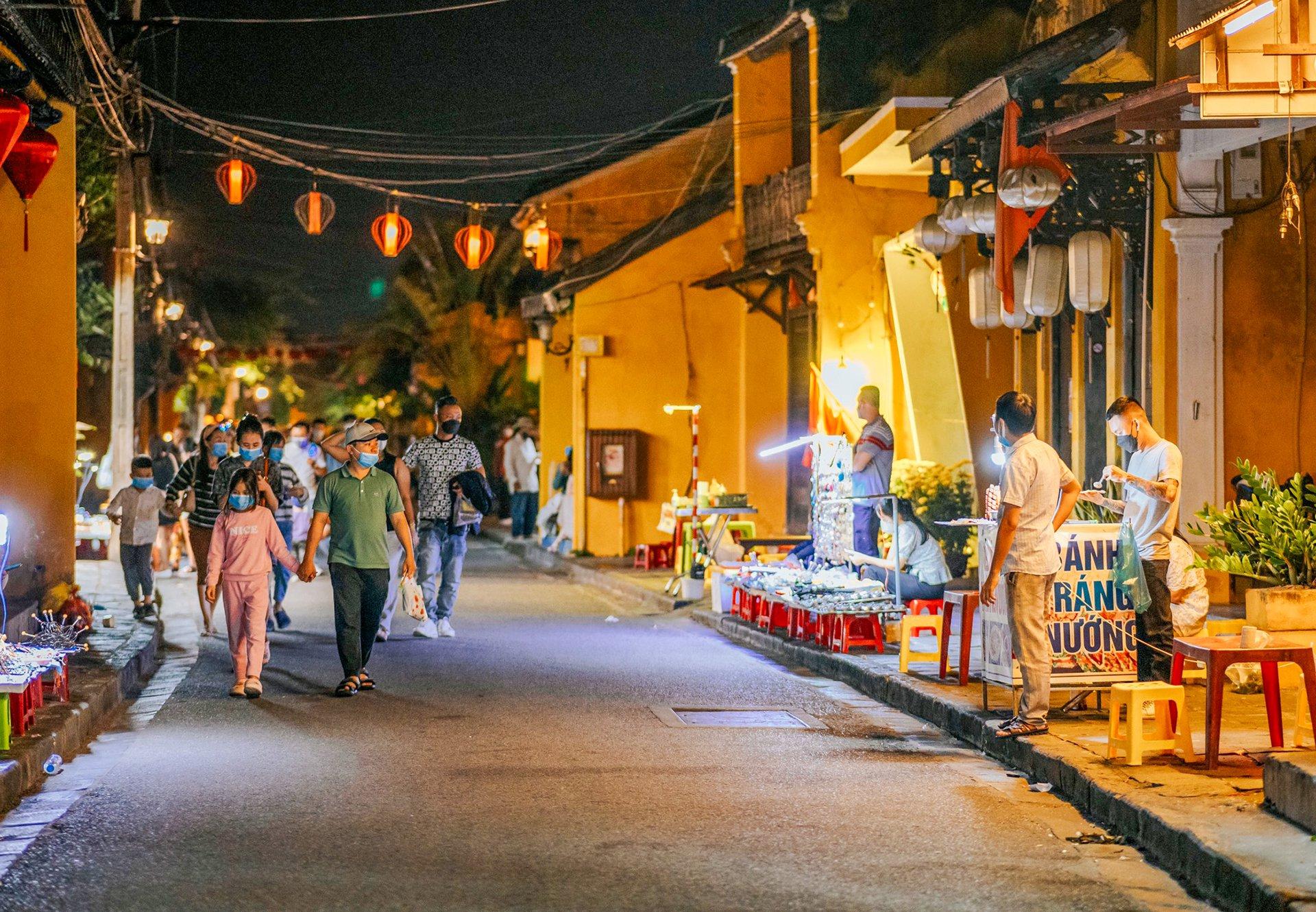 du khach tham quan pho co Hoi An ngay dau di lam anh 5