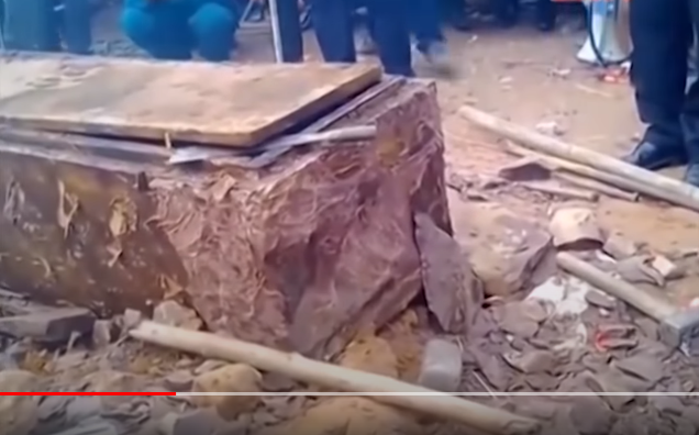 Hành trình phá án: Bật nắp quan tài tìm nguyên nhân cái chết bí ẩn - Hình 9 Hanh trinh pha an: Bat nap quan tai tim nguyen nhan cai chet bi an-Hinh-9