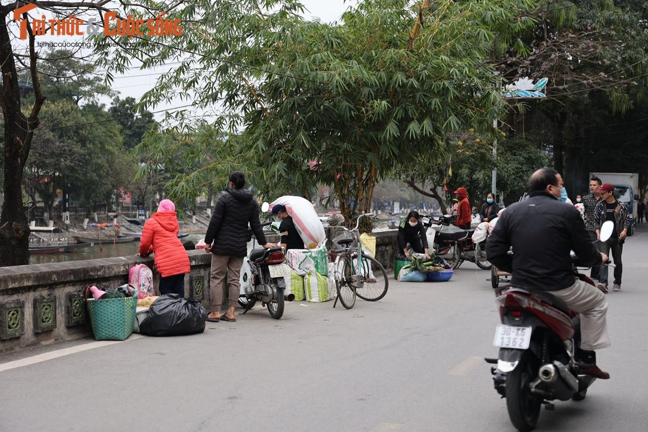 Chùa Hương đìu hiu dịp Tết Nguyên đán, thuyền bè 'đắp chiếu' không khách - 6 Chùa Hương đìu hiu dịp Tết Nguyên đán, thuyền bè 'đắp chiếu' không khách - 6