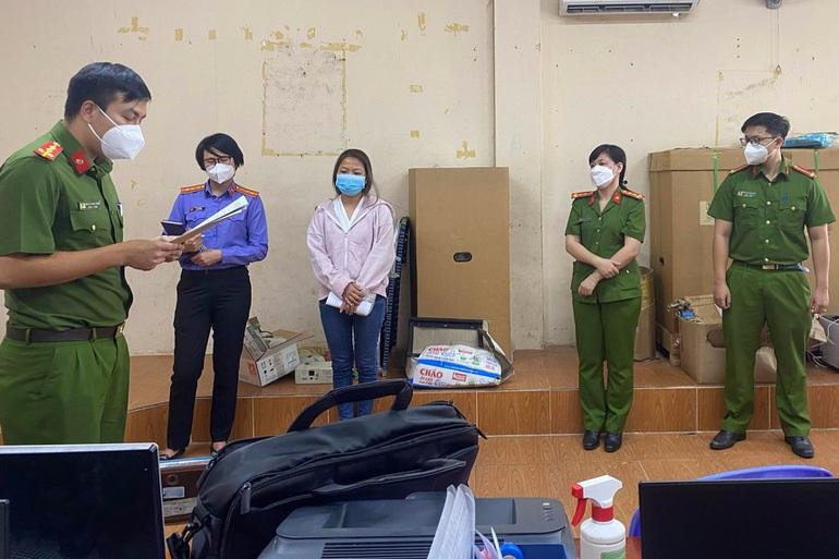 Điểm danh loạt cán bộ bị khởi tố liên quan vụ Việt Á - Hình 17 Diem danh loat can bo bi khoi to lien quan vu Viet A-Hinh-17