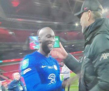 Khoảnh khắc gây tranh cãi của Lukaku.