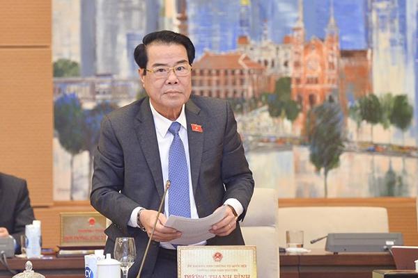 Trưởng Ban Dân nguyện Dương Thanh Bình trình bày báo cáo. Ảnh: QH.